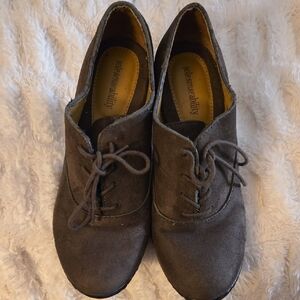 Gray Lace-Up Suede Shoes